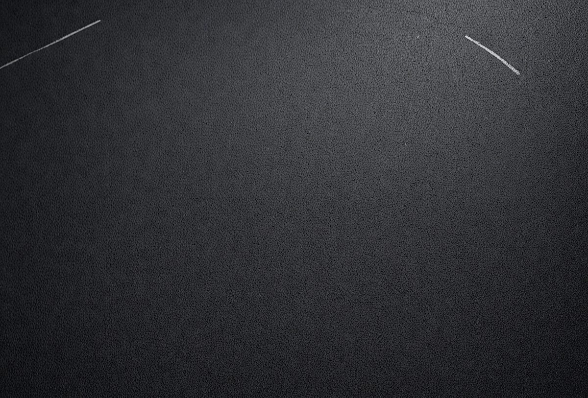 0d457ba0-5581-42cd-802c-0cc43c6d9d57-freepik__asphalt-surface-racetrack-on-a-black-background__75106_250524093905_00001.png