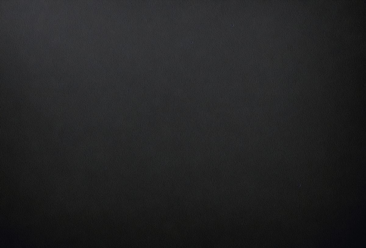 0ec66e28-f884-4a53-84a9-022874cc48cd-freepik__black-product-background__12219_250524225925_00001.png
