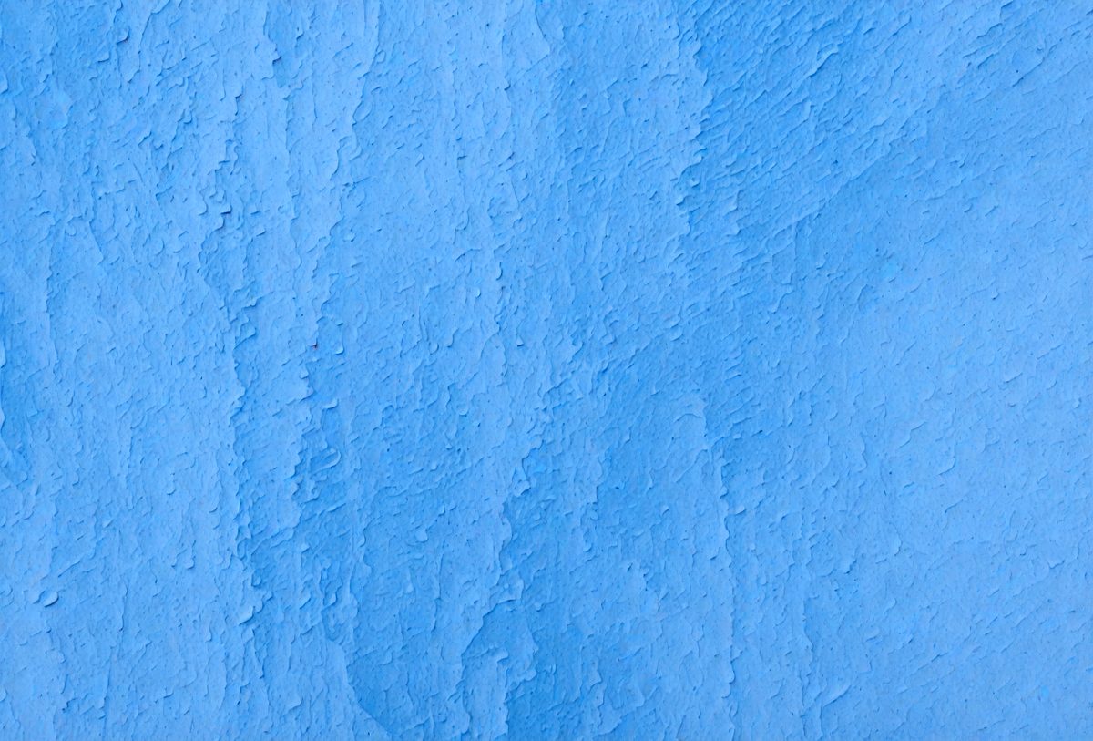 22b51523-2673-406f-92fa-018ea93556ef-freepik__closeup-of-a-cornflower-blue-painted-wall-with-a-r__56371_250928021927_00001.png