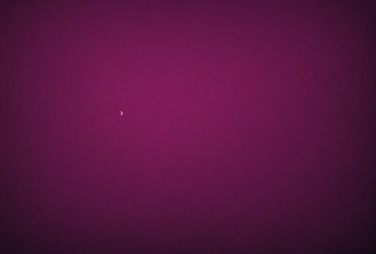 2e9c2dbb-7008-45de-be10-bd70b27f73e7-freepik__dark-magenta-background__6083_251007182016_00001.png