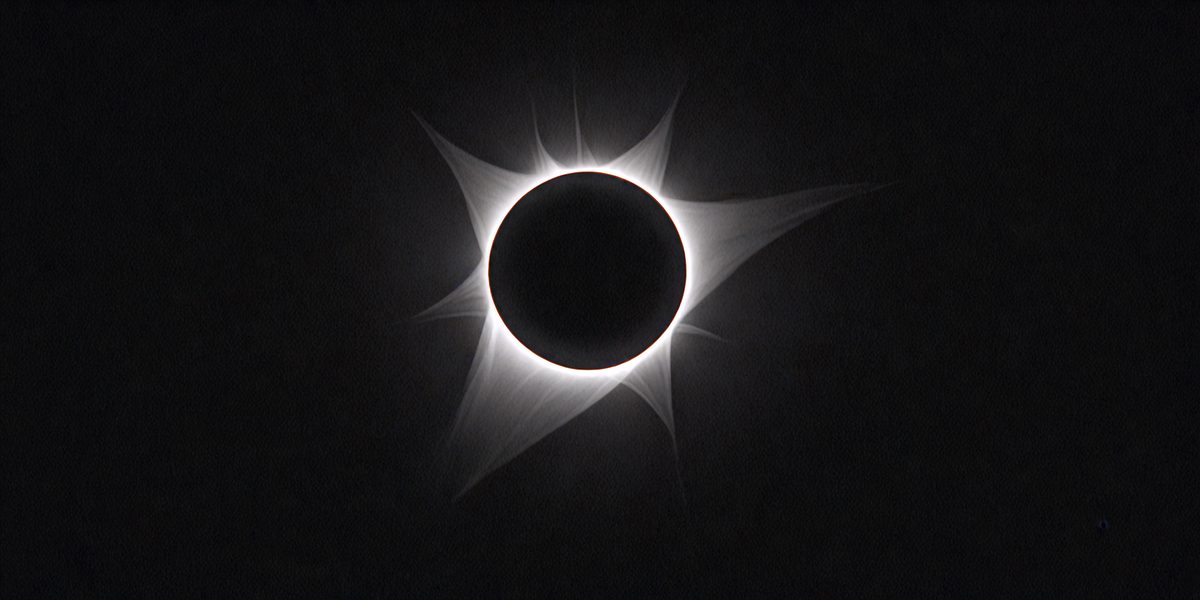 68d3f33d-60b0-4b8f-88a3-e36876f7500d-freepik__total-solar-eclipse-sun-light-glowing-in-universe-__88433_250526014150_00001.png