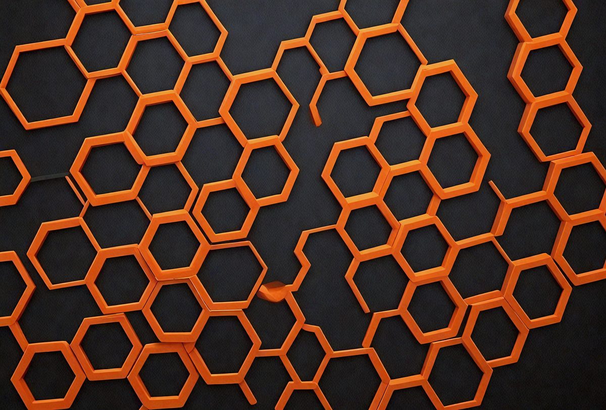 8eefa265-72ee-46c4-88c2-9105e83a1cd2-freepik__black-background-with-orange-hexagonal-pattern__35836_250524140317_00001.png