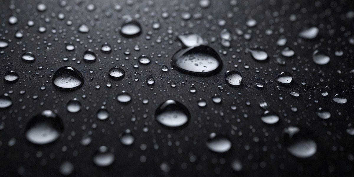 9356a988-33be-478f-97bd-04176a877cf9-freepik__water-drops-on-black-background-cinematic-angle-co__88468_250526014835_00001.png