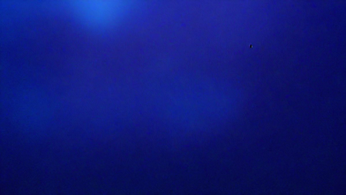 a685ee18-c104-495e-a63b-de533d46edc3-freepik__dark-blue-blur-abstract-background__29823_250929164650_00001.png