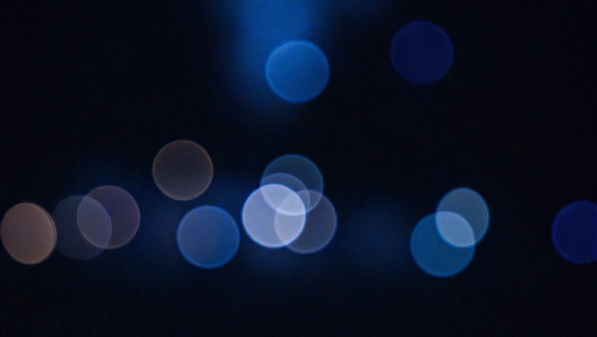 d8b81932-2cad-46f2-a2b6-49f3f3e2c78d-freepik__beauty-blur-dark-blue-bokeh__29594_250929153803_00001.png