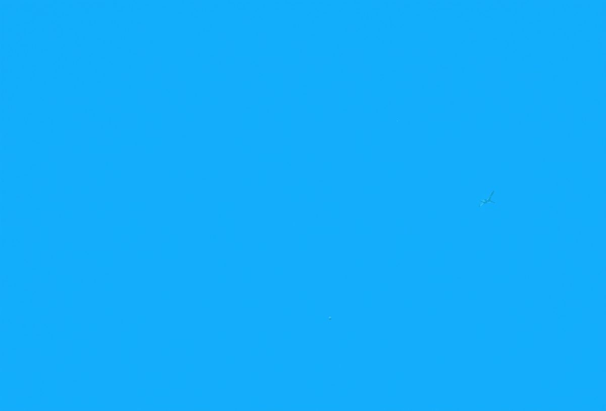 da244a9a-00e0-4e53-ba1c-ed9a630d73c0-freepik__abstract-blue-background-for-template__7567_250524054834_00001.png