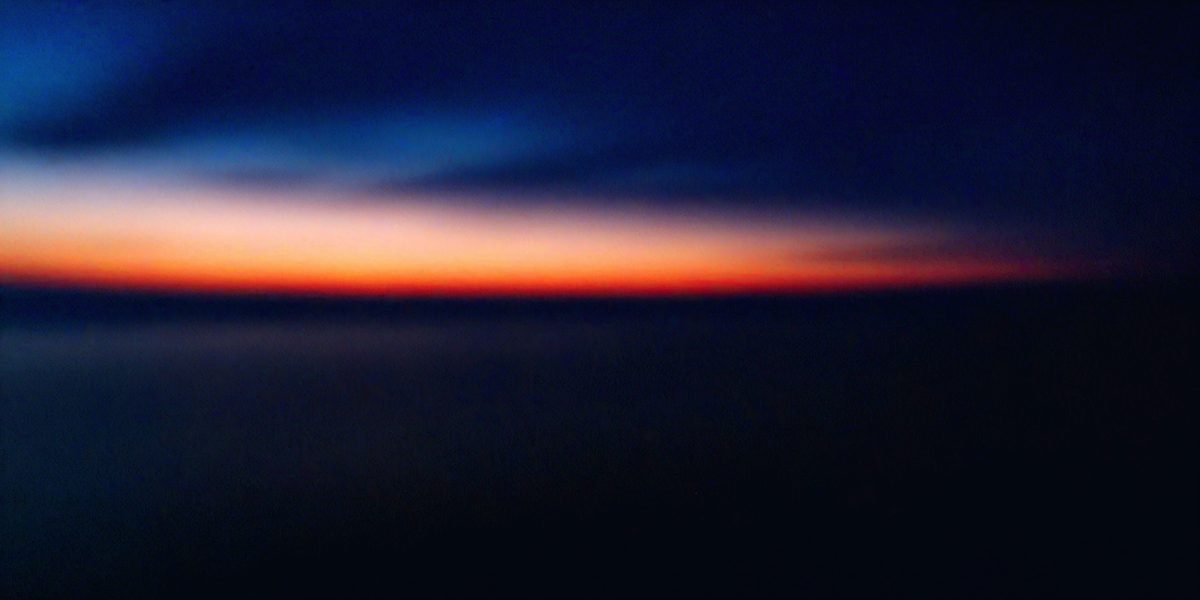 f8247012-a62f-424f-98e6-5107f1ad7370-freepik__blurred-sunset-sky-and-ocean-nature-dark-blue-back__41700_250929154848_00001.png
