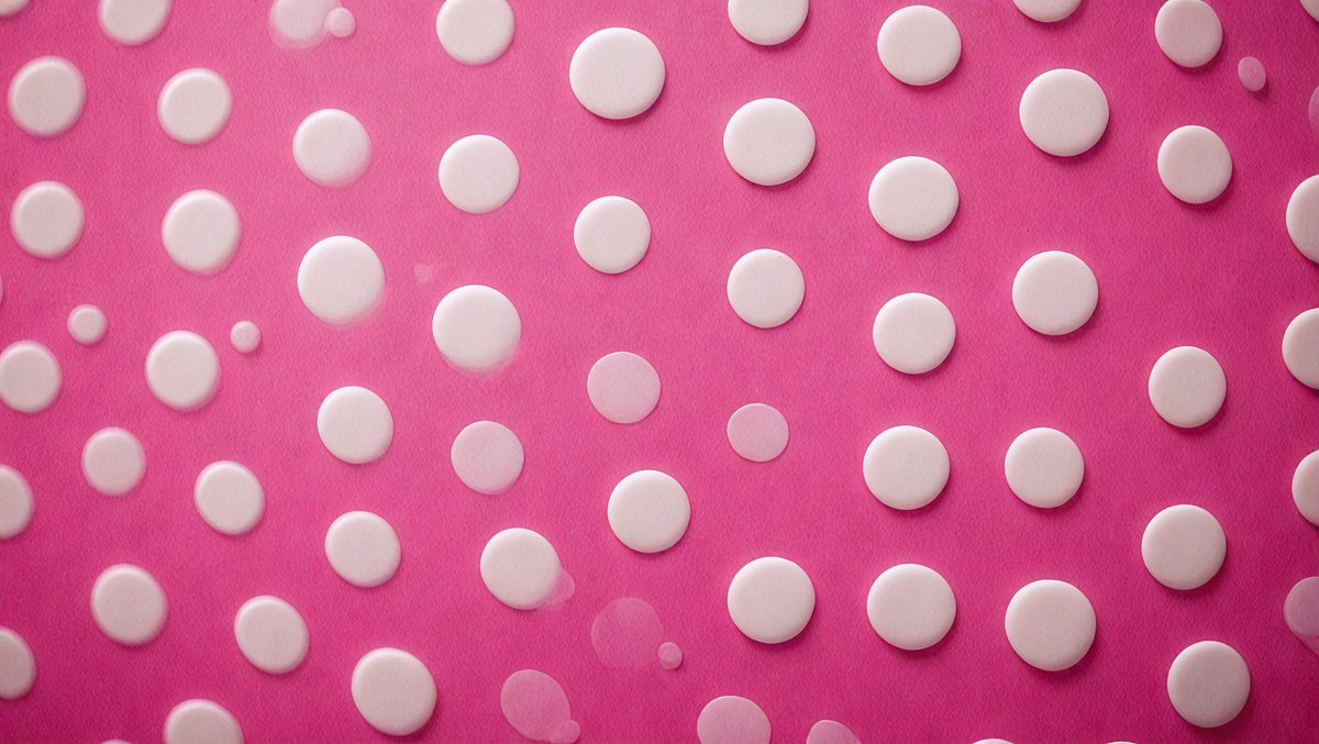freepik__35mm-film-photography-texturized-white-polka-dots-__92477_250512152638_pink_00001.png
