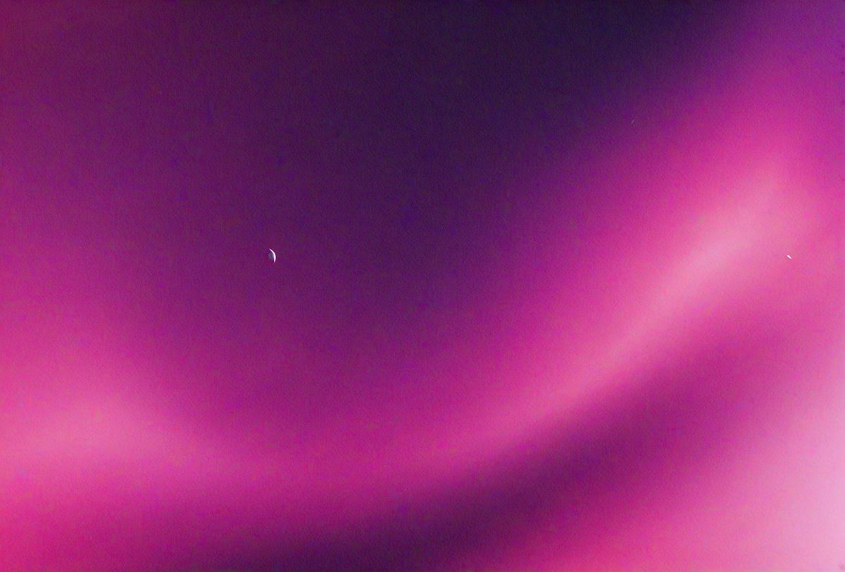 freepik__abstract-pink-and-dark-violet-blur-color-gradient-__34948_251016141309_00001.png