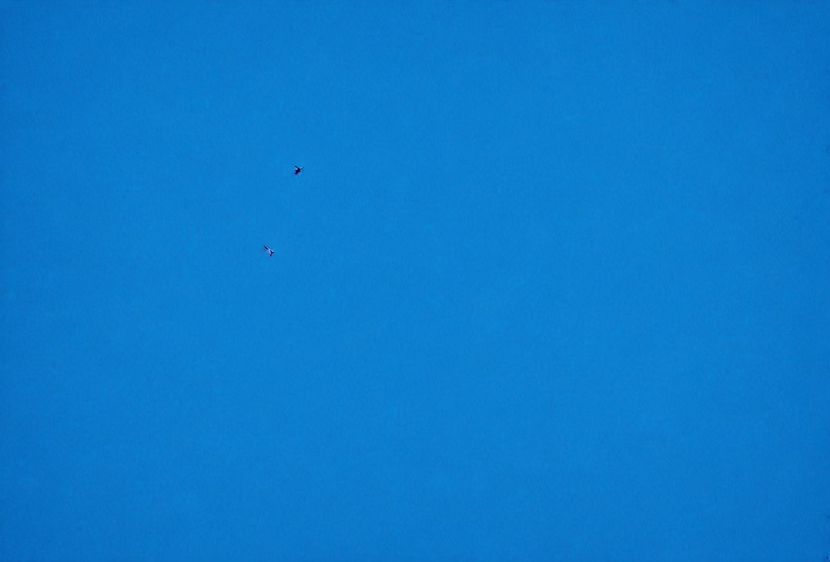 freepik__blank-deep-blue-sky-color-paper-texture-background__98708_251019062036_00001.png
