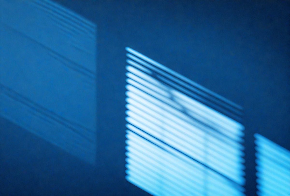 freepik__blinds-shade-on-a-deep-blue-sky-color-wall-white-a__25026_251019062133_00001.png