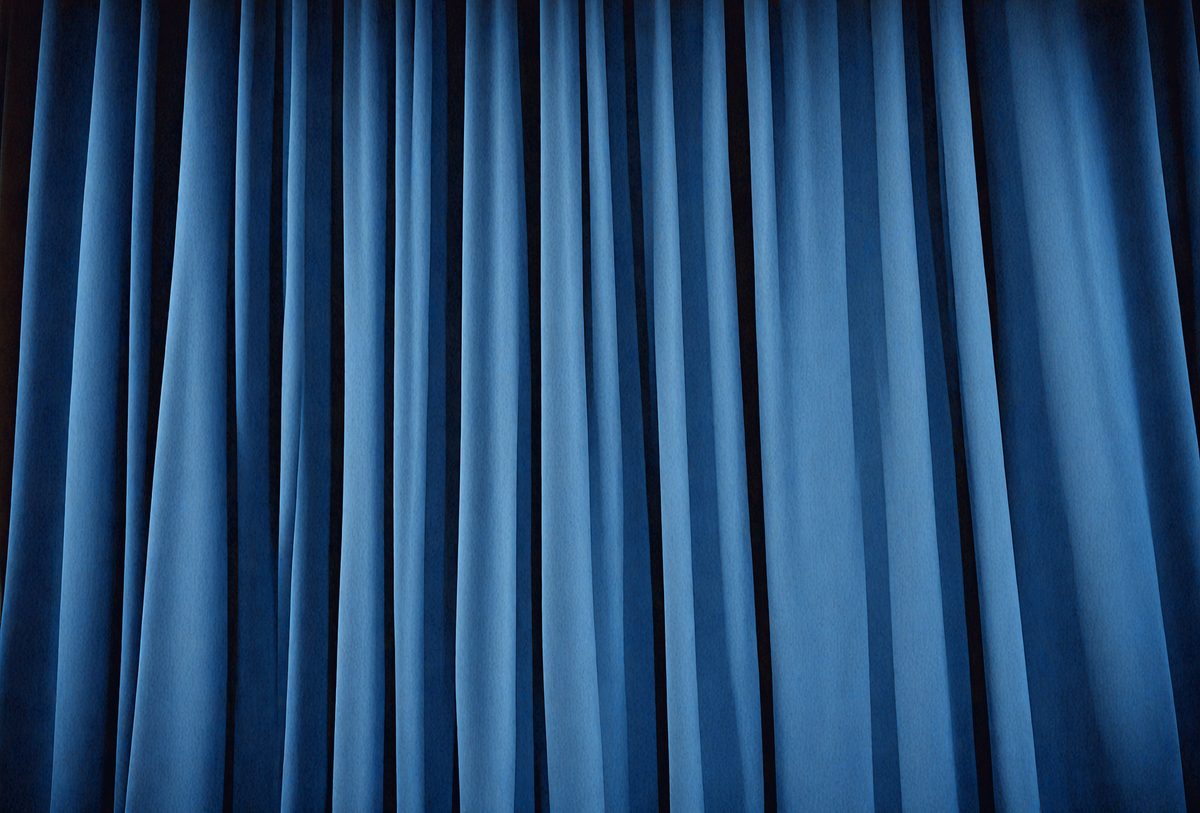 freepik__blue-curtain-in-theater__87384_250610090121_blue_00001.png