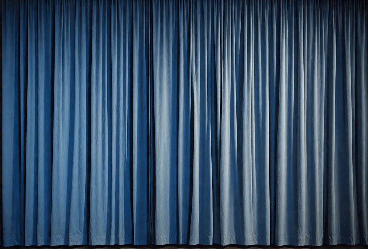 freepik__blue-curtain-in-theater__87386_250610090133_blue_00001.png