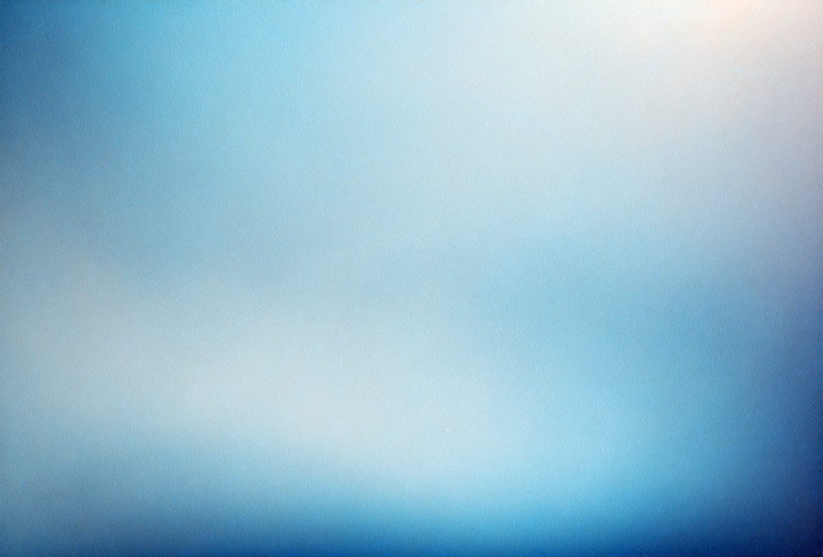 freepik__blue-gradient-blurred-background-with-soft-glowing__87650_250610091323_blue_00001.png