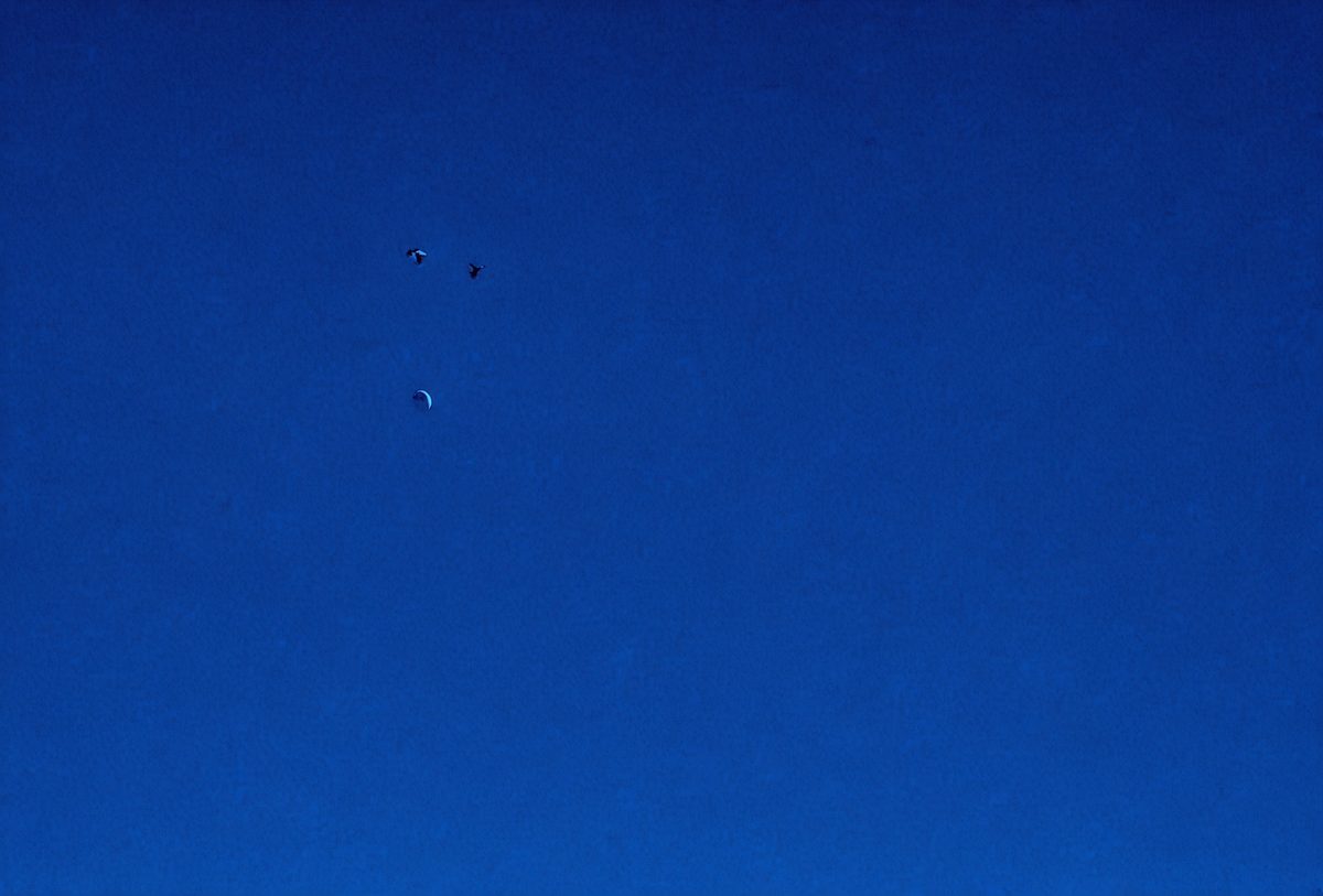 freepik__deep-blue-sky-color-background__17057_251019152341_00001.png
