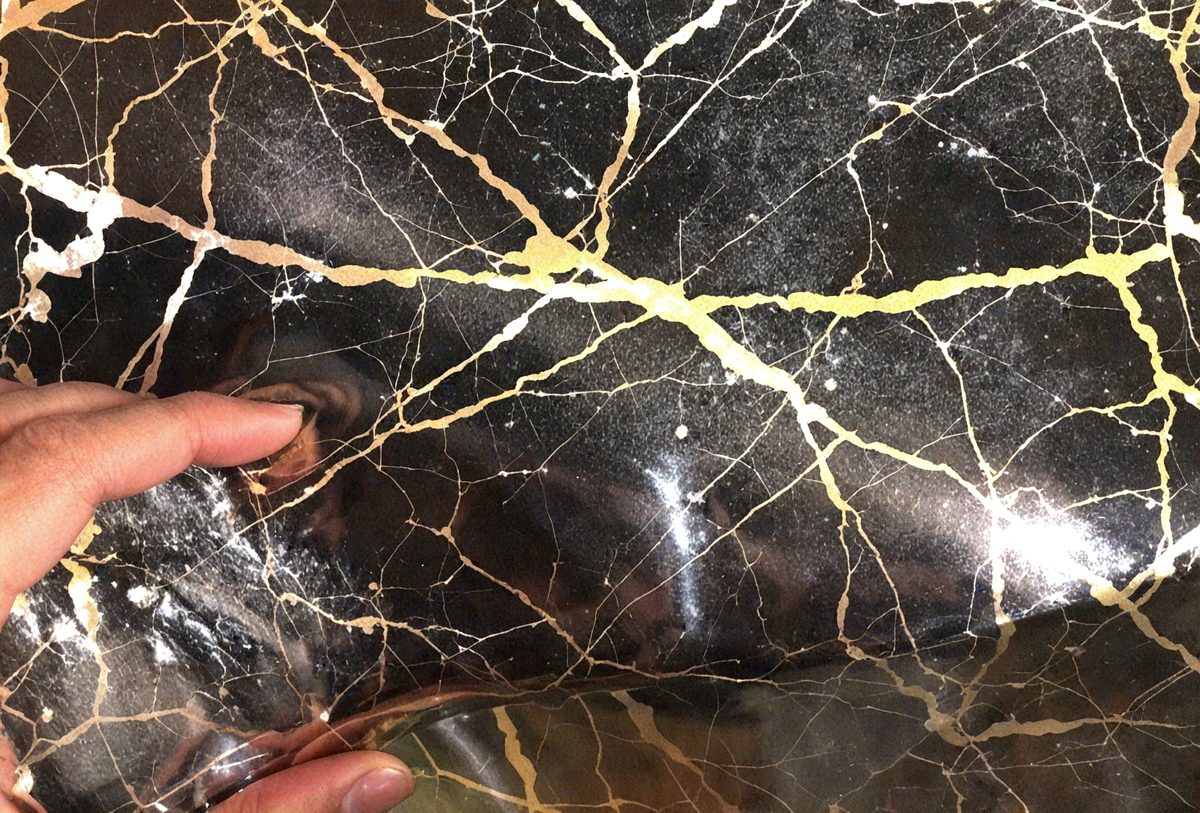 freepik__honey-dew-marble-reflective-metal-foil-with-chalkb__4730_251101230609_00001.png
