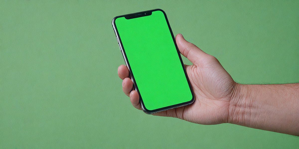 freepik__mans-hand-shows-mobile-smartphone-with-green-scree__62129_250508212633_Green_00001.png