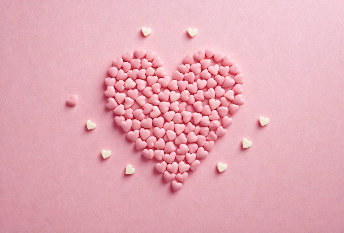 freepik__minimal-soft-studio-light-photography-heartshaped-__60306_250513173426_pink_00001.png