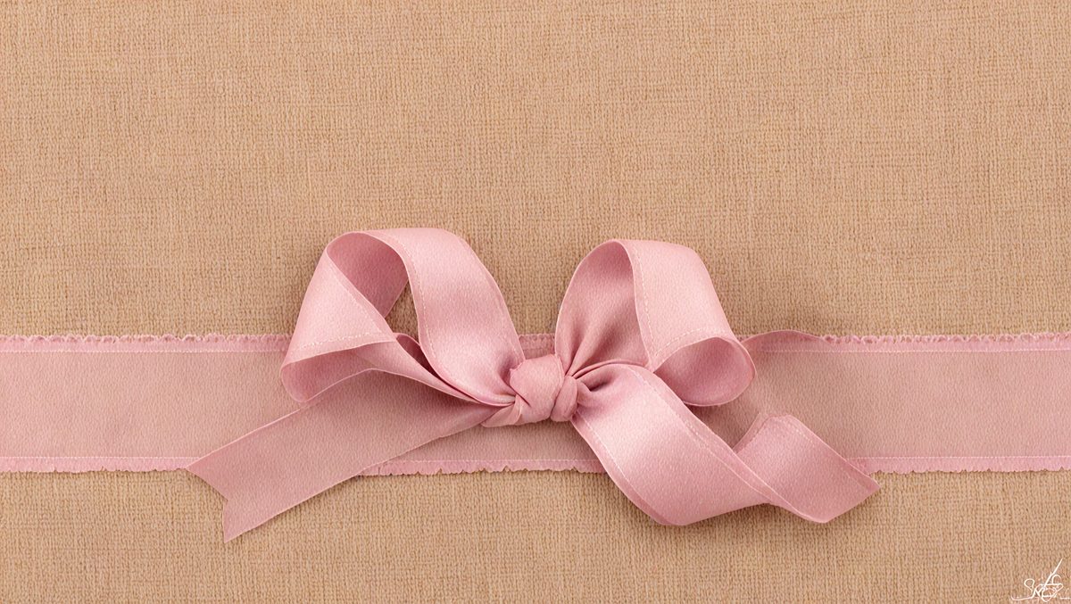 freepik__photo-posted-to-myspace-in-2007-soft-pink-gradient__75205_250514200254_pink_00001.png