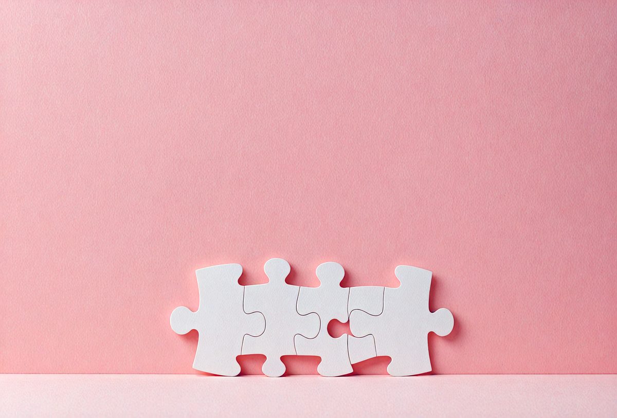 freepik__plain-blank-minimalist-banner-panorama-featuring-b__74729_250515053955_pink_00001.png