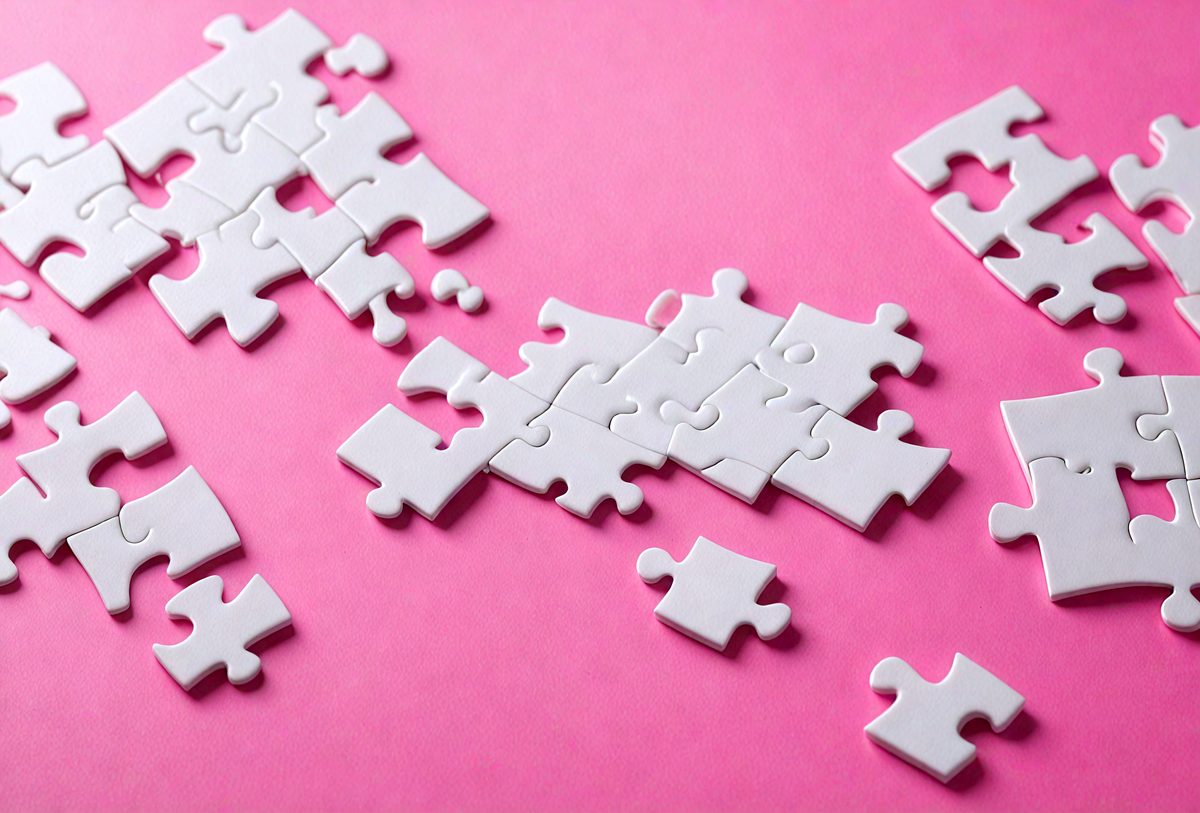 freepik__plain-blank-scattered-empty-white-puzzle-pieces-on__74731_250515054352_pink_00001.png